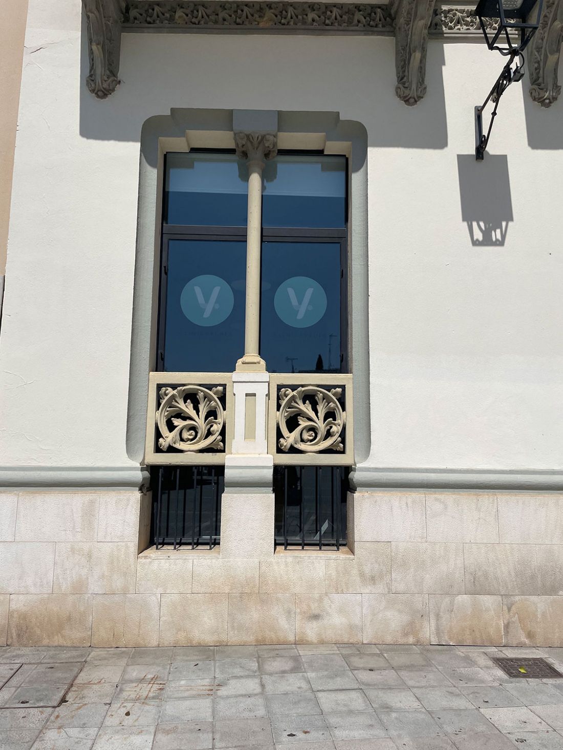 Ventana exterior en estilo clásico