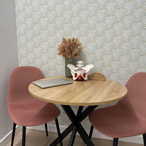 Espacio de atención cálido y funcional en la Clínica Yenes