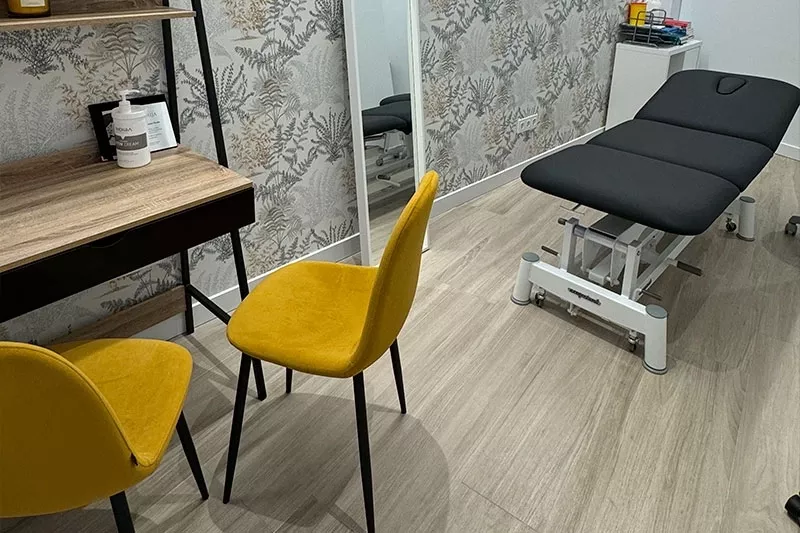 Instalaciones de la Clínica Yenes diseñadas para ofrecer comodidad y atención personalizada