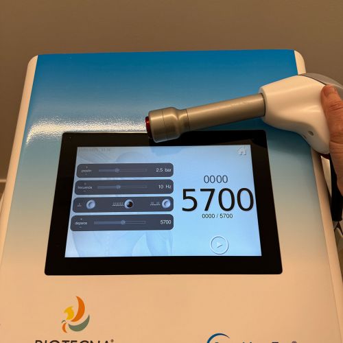 Equipo de evaluación electromédica utilizado en la clínica